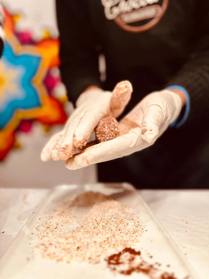 1.5h Cusco Chocolate Workshop - Truffles & Hot Chocolate - The cacao and toppings: why the details matter