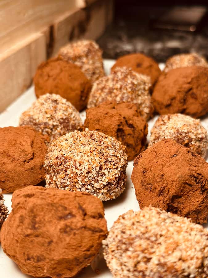 1.5h Cusco Chocolate Workshop - Truffles & Hot Chocolate - What happens during the 90 minutes (from recipe to take-home truffles)