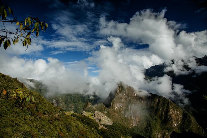 2-Day Private Short Inca Trail to Machu Picchu - From Cusco at 4 a.m. to Km104: the smart start