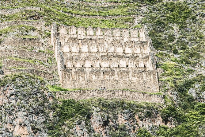 2 Day Sacred Valley and Machu Picchu Guided Tour from Cusco - Urubamba lunch and Ollantaytambo: where the logistics get real