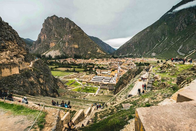 2 Day Sacred Valley and Machu Picchu Guided Tour from Cusco - The evening link: train to Aguas Calientes and your hotel handoff