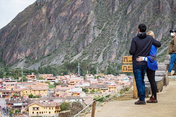 2 Day Sacred Valley and Machu Picchu Guided Tour from Cusco - Overnight base in Aguas Calientes: why included lodging helps