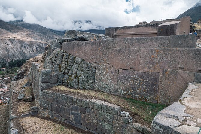 2-Day Sacred Valley & Machu Picchu by Train - Small Group Tour - Taray viewpoint: quick stop, big-picture Sacred Valley views