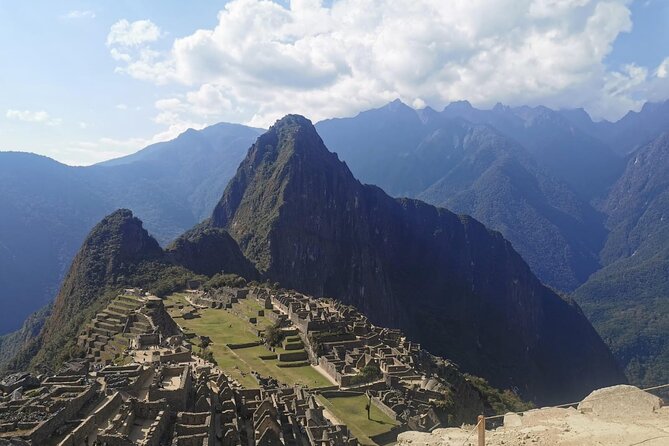 2-Day Sacred Valley Machu Picchu by Train with Llama Experience - Machu Picchu All Day: circuits, buses, and photo strategy