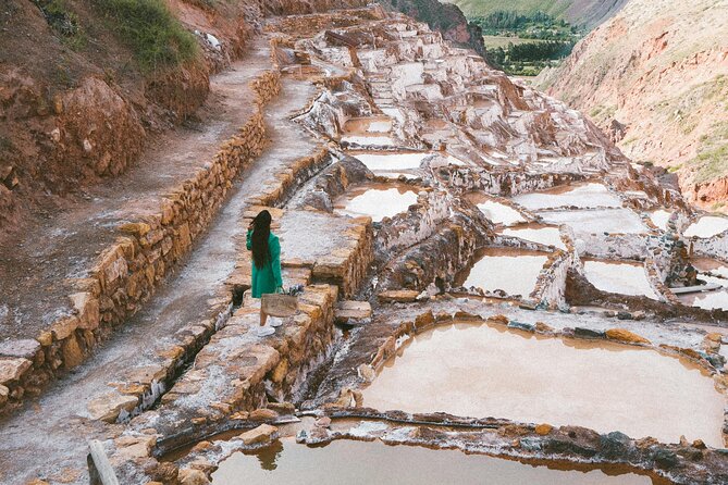 2-Day Sacred Valley & Machu Picchu Tour by Train from Cusco - Chinchero weaving: alpacas, handwork, and real local rhythm