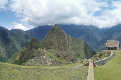 2-Day Tour in Sacred Valley and Machu Picchu from Cusco - Day 1: Pisac first thing, with guided time built in