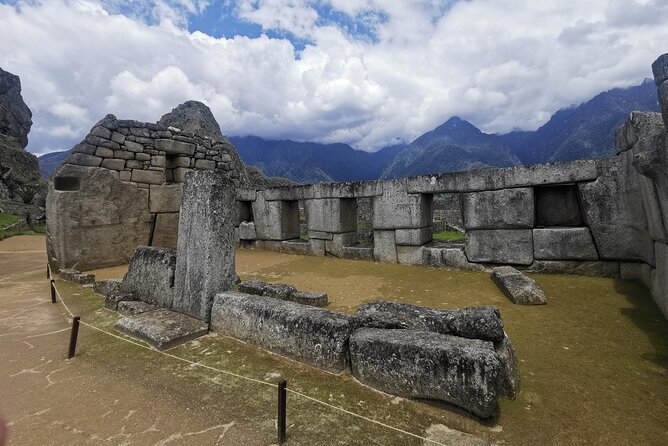2-Day Tour in Sacred Valley and Machu Picchu from Cusco - Day 2: Machu Picchu for about 8 hours, with guided coverage