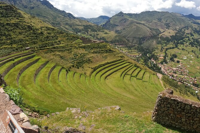 2-Day Tour: Sacred Valley & Machu Picchu – All Tickets Included - The guides and communication that make the day feel smooth