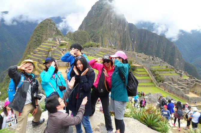2 Days Machu Picchu Tour from Cusco - Day 2: bus up to the citadel and a private 3-hour route