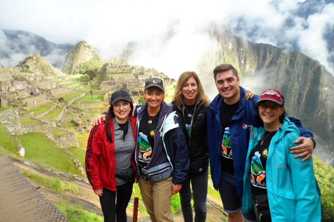 2 Days Machu Picchu Tour from Cusco - Day 1: Cusco to Aguas Calientes by Sacred Valley train route