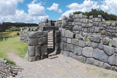 4-Day: All Included Excursion City Tour, Sacred Valley & MachuPicchu - Sacred Valley morning: Pisaq, Urubamba lunch, and Ollantaytambo