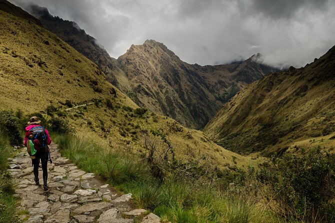 4 Day Classic Inca Trail to Machu Picchu by 360° Train - Day 3: Phuyupatamarca (City in the Clouds) and Winay Wayna