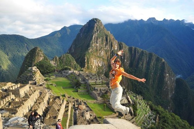 4-Day Lares Trek to Machu Picchu from Cusco - Cusco to Lares Town: your big start at 6:00am