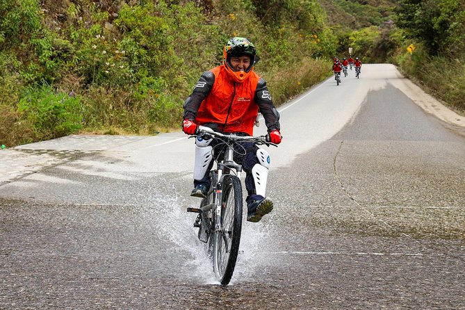 4 Days Inca Jungle to Machu Picchu Standard - Day 2: High Forest Trek, Inca Carcel, and Included Cocalmayo Hot Springs