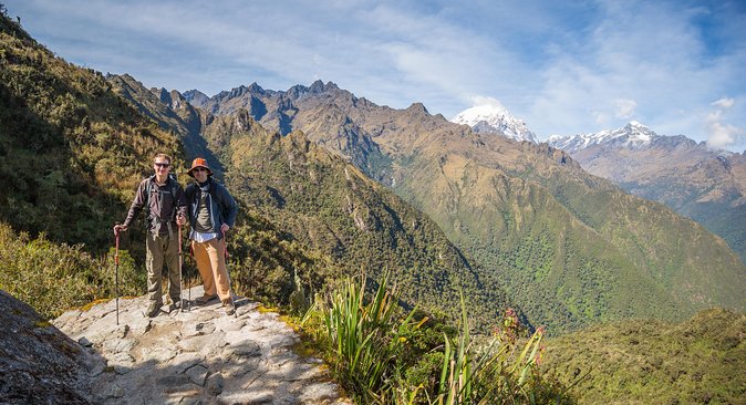 7-Day: Inca Trail Trek to Machu Picchu Group Tour - Day 3 start: Piscacucho, passport checks, and your first camp near Wayllabamba