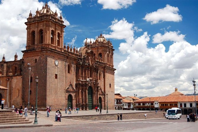 8-Day All-Inclusive Peru Tour: Cusco, Machu Picchu, and More - Day 1 in Cusco: Airport Arrival and the Qorikancha–Saqsayhuamán Circuit