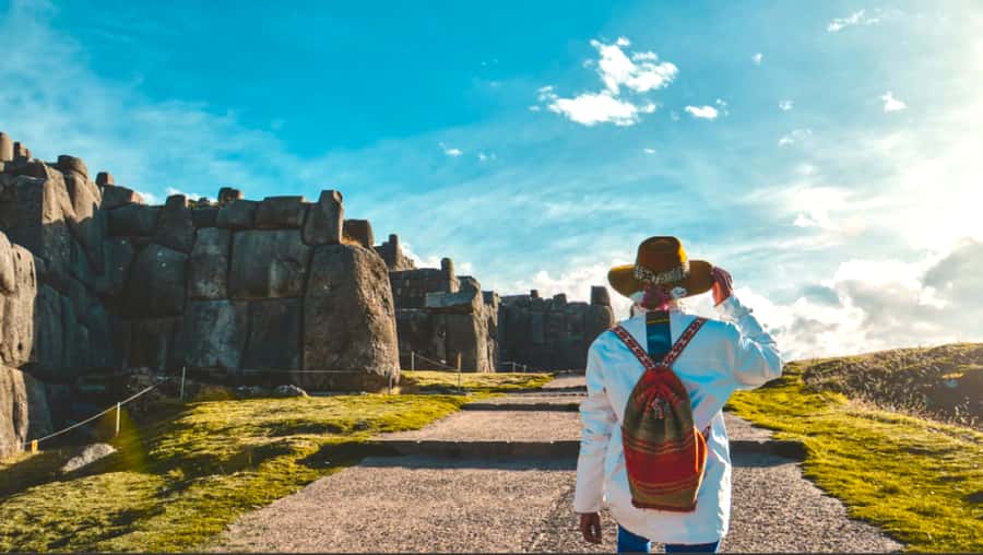 City Tour Cusco Qoricancha Sacsayhuaman y Tambomachay - Start at Plaza de Armas: Cusco’s Center of Gravity