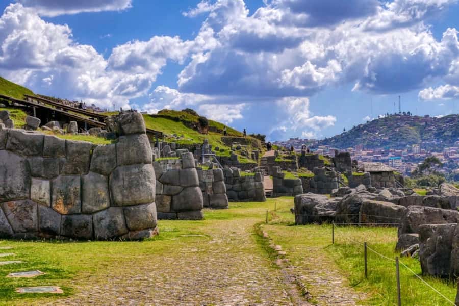 City Tour Cusco Qoricancha Sacsayhuaman y Tambomachay - Sacsayhuamán: Big Stones, Ceremonial Purpose, and Lookout Views