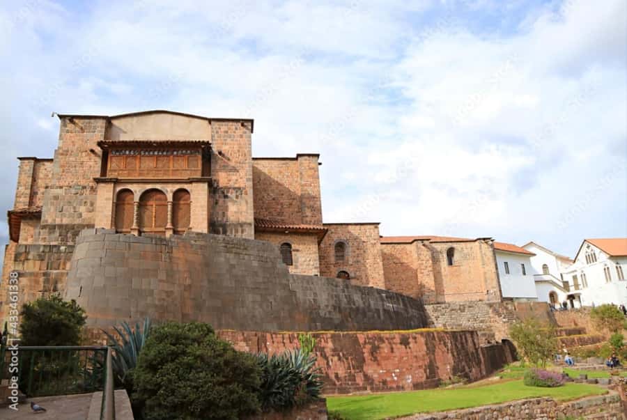 City Tour Cusco Qoricancha Sacsayhuaman y Tambomachay - Qenqo: Rock Altars, Underground Passages, and Ritual Space