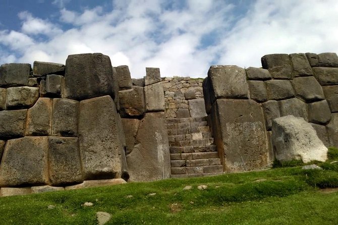 City Tour in Cusco & visit Museum South American Camelid Private. - Sacsayhuamán: Massive Stone Walls and Big Views