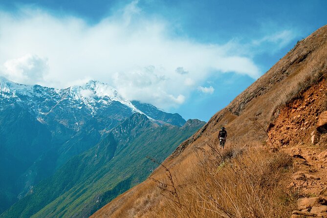 Classic Choquequirao Trek – 5 Days / 4 Nights - Day 1: Cachora Glaciers, Capuliyoc Mule Power, and Warm Chiquisca