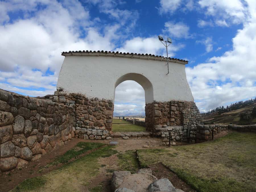 Classic Sacred Valley full day - Cusco to Pisac: Mountain Road and the Taray Viewpoint
