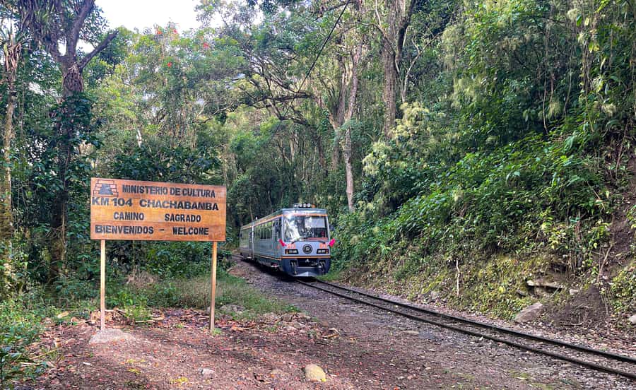 Cusco: 2-day Inca Trail to Machu Picchu - The Cusco–Ollantaytambo train to KM 104: when the trip really starts