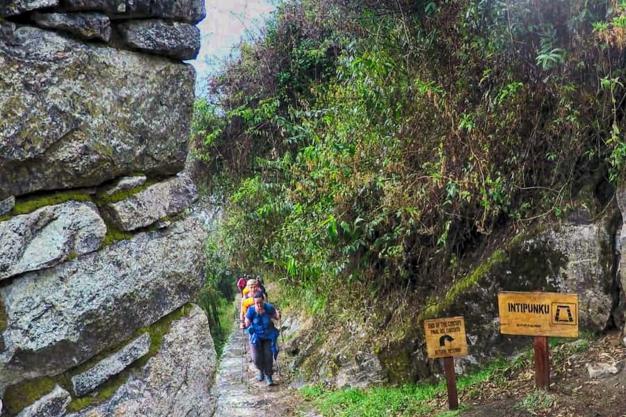 Cusco: 4-Day Inca Trail to Machu Picchu with Accommodation - Small-group feel in Cusco: the start at Plaza Mayor