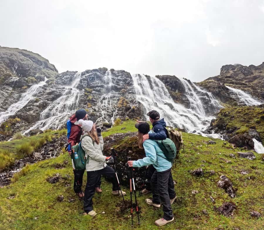 Cusco: 4-Day Lares Trek to Machu Picchu with Panoramic Train - Day 2: Blue Lagoon to Condor Pass at 4,750 m and Canchacancha village