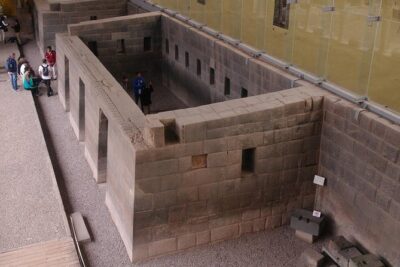 Cusco 4-Hour Private Tour Including Sacsayhuaman and Qenqo - Plaza de Armas: the colonial face, built on older roots