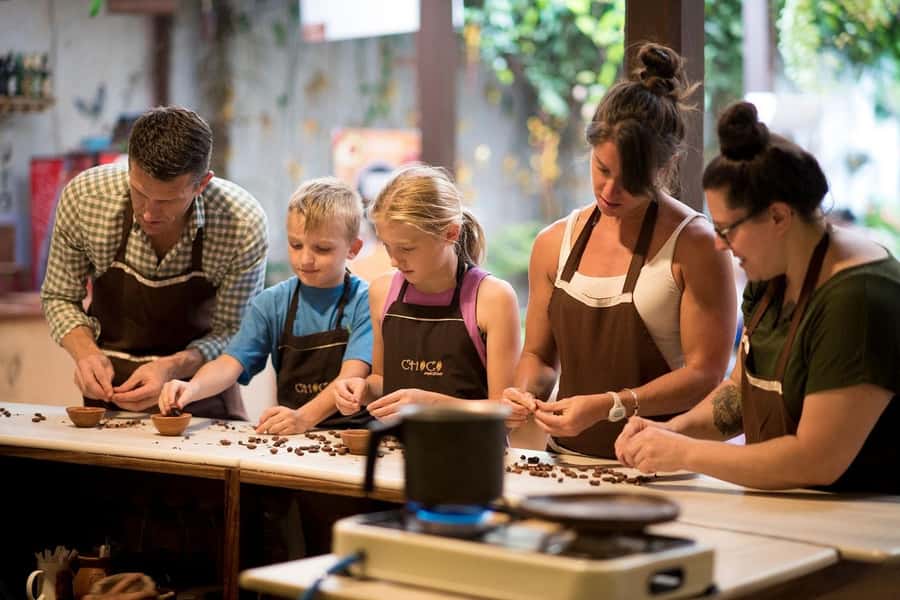 Cusco: Bean to bar chocolate workshop - The metate moment: grinding cacao the Aztec way