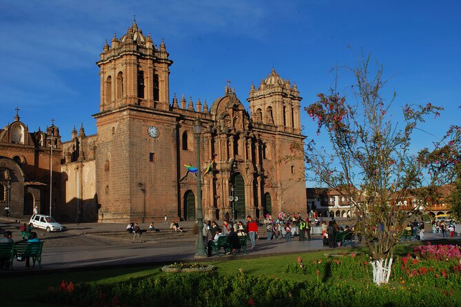 Cusco City Sightseeing, San Pedro Market, Cathedral and Qorikancha Temple - Hatun Rumiyoc Street and the Twelve-Angled Stone photo moment