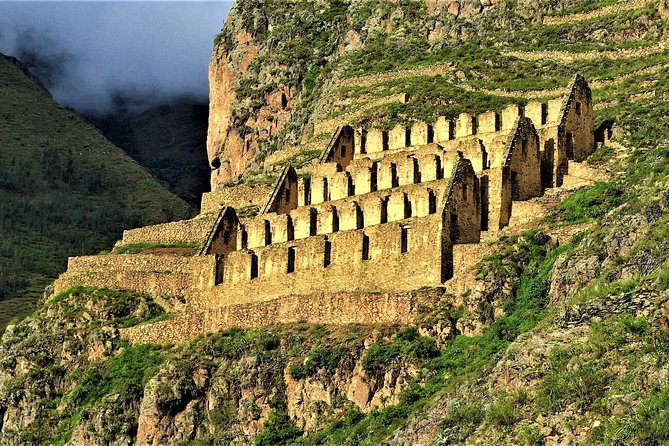 Cusco City Tour with Sacsayhuaman & Inca Sites – Small Group - Qenqo: rock-carved passages and the meaning of zigzags