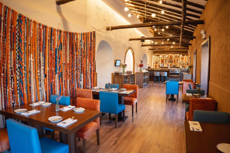 Cusco: Folkloric Andean Show & 3-Course Dinner at Tunupa - Drinks and What You Pay For: Alcohol Rules to Watch