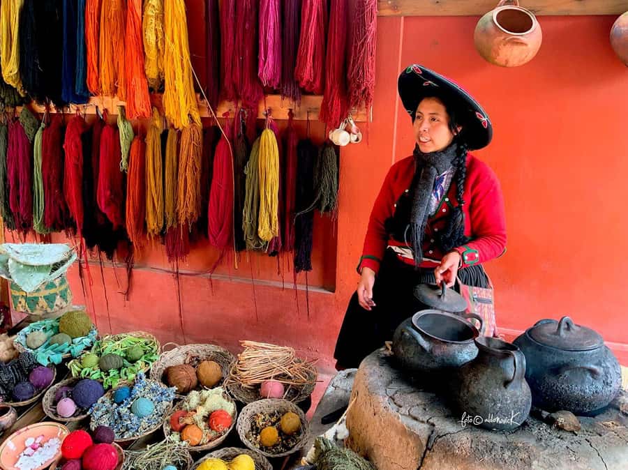 Cusco: Full-Day Sacred Valley History Tour - Chinchero: natural dyes, knitting, and living Quechua culture