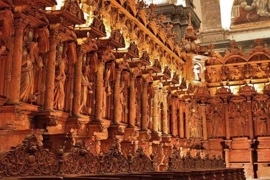 Cusco: Half-Day City Tour - Sacsayhuaman: limestone blocks, solar-shrine theory, and defense from the East