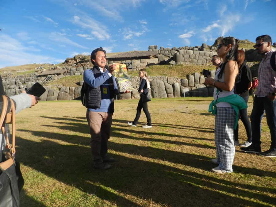 Cusco: Half-Day Historic City Tour - Sacsayhuaman: 33 archaeological sites and the military feel
