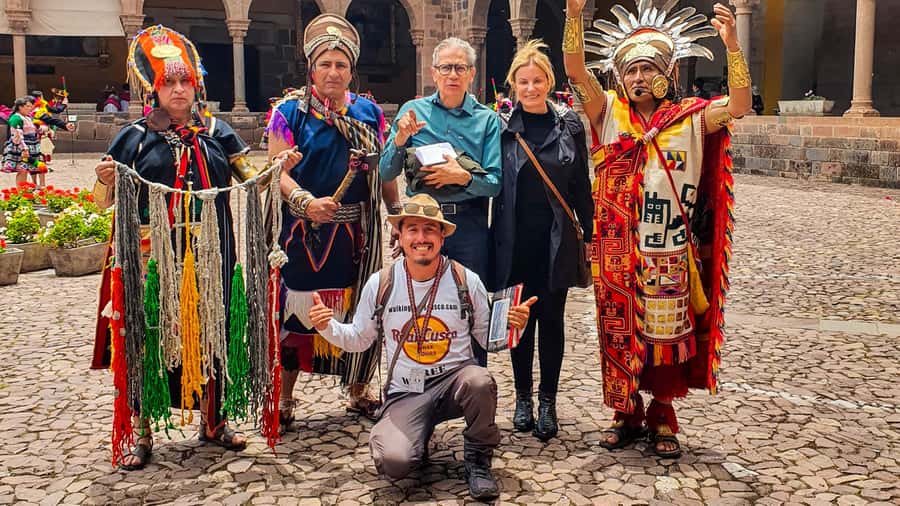 Cusco: Historic Walking Tour with Pisco Sour and Music Show - End with pisco sour or chicha morada, included