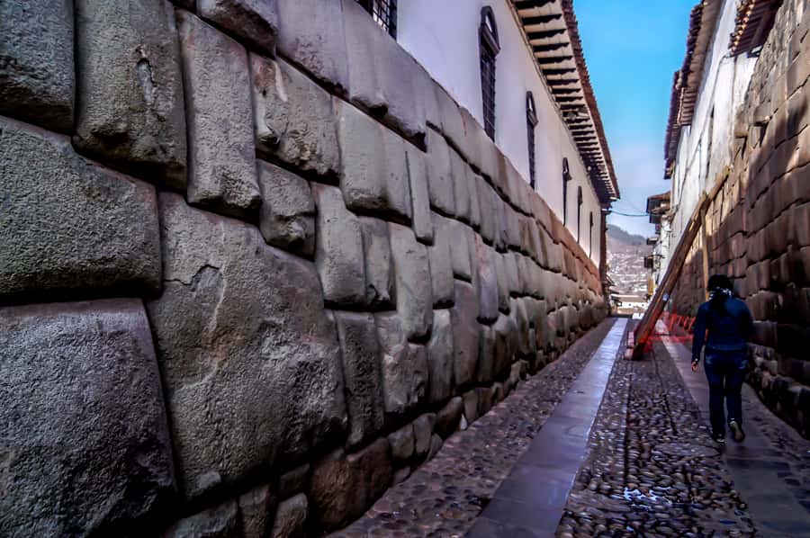 Cusco: Legends and History Night Tour with Pisco Sour - Plaza de Armas: Getting Your Bearings in Cusco’s Center