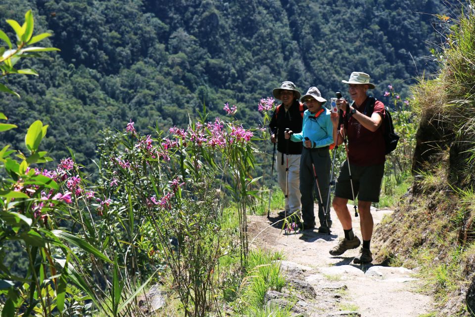 Cusco: Machu Picchu 2-Day Inca Trail with Panoramic Train - Aguas Calientes sunrise bus: your second chance to see Machu Picchu right