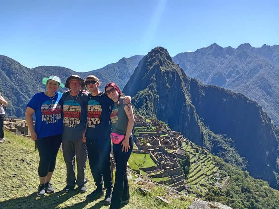 Cusco: Machu Picchu Day Trip with Train + Entrance ticket - The train ride to Aguas Calientes: your Andes reset button