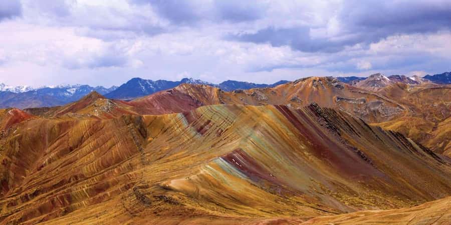 Cusco : Palcoyo - Rainbow Mountain Hidden Sister - Palcoyo vs. the Usual Rainbow Mountain Scene
