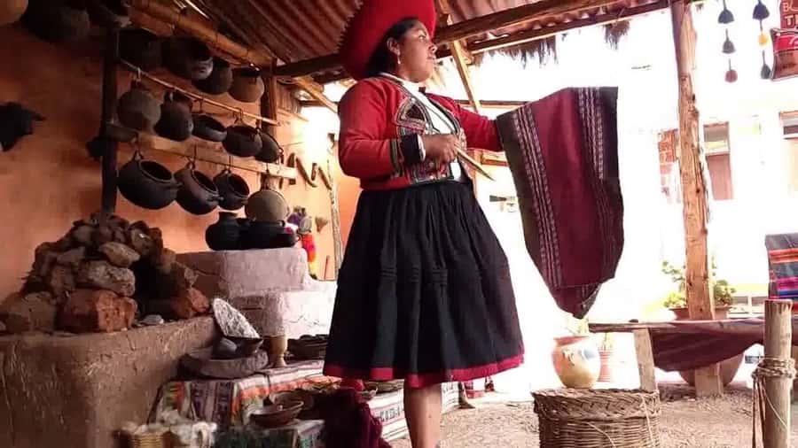Cusco: Pisac, Ollantaytambo, & Chinchero Sacred Valley Tour - Chinchero: Tupac Inca Yupanqui and the last guided context