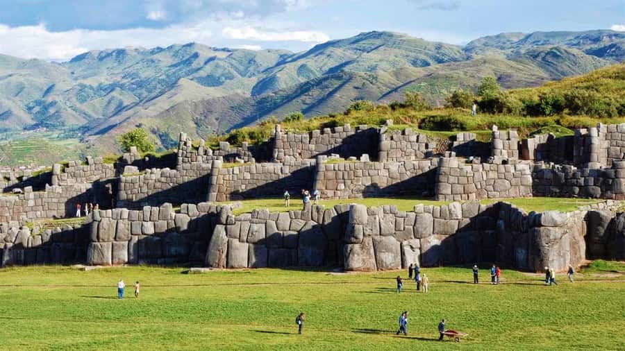 Cusco: Pisac, Sacsayhuaman, Q'enqo, and Tambomachay Tour - Touring the Pisac archaeological park like a guided story