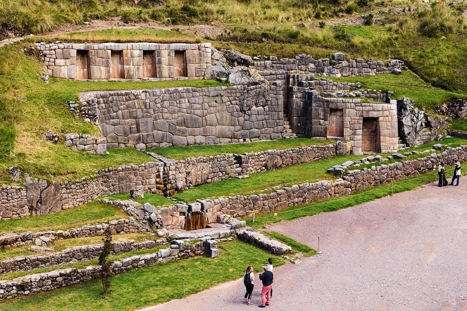 Cusco: Pisac, Sacsayhuaman, Q'enqo, and Tambomachay Tour - Puka-Pukará: the panoramic stop with an Inca road feel
