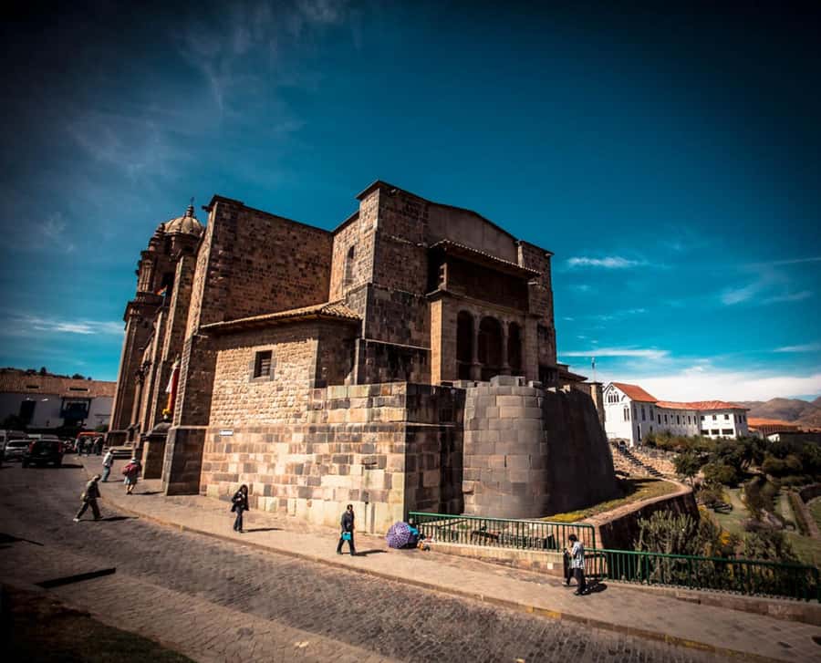 Cusco: Private City Tour and Trip to Archeological Sites - Puka Pukara (Red Fortress): reading a military complex