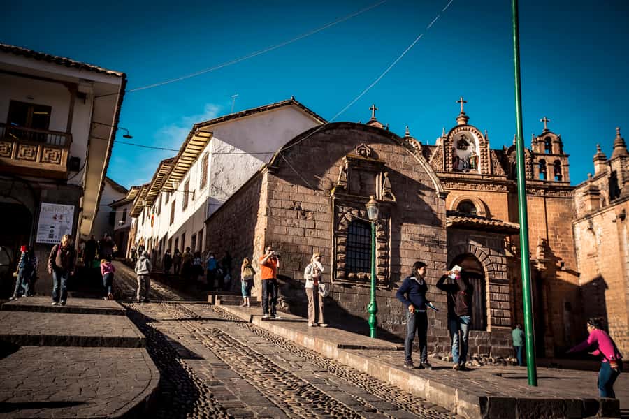 Cusco: Private City Tour and Trip to Archeological Sites - The guide and the vibe: private, multilingual, and made for Q&A