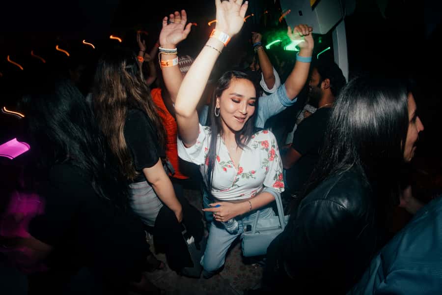 Cusco: Pub Crawl with Skip-the-Line Access and Drinks - Value for $20: drinks, shots, and not paying cover charges