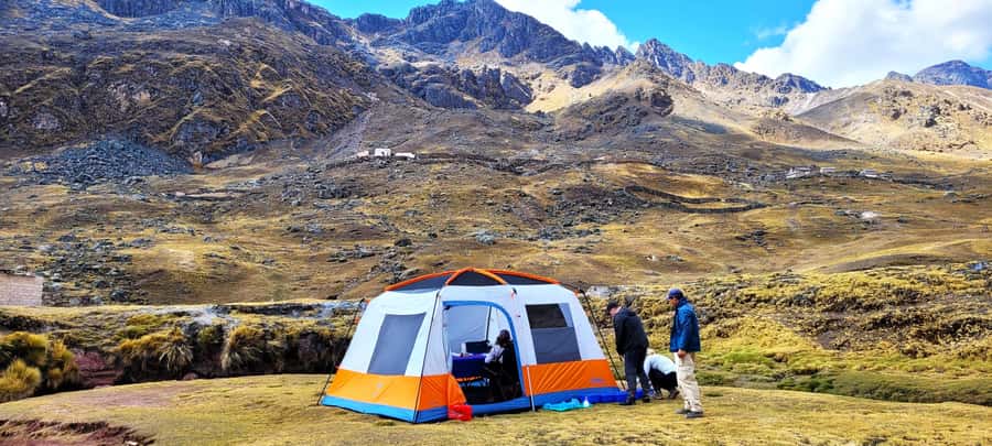 Cusco: Rainbow Mountain & Red Valley Tour with Picnic meals - Lunch at the Trailhead and the Ride Back to Cusco by 5:30 p.m.