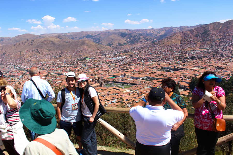 Cusco: Sightseeing Tour of the City on an Open-Top Bus - Coricancha: a meaningful stop for Inca roots and colonial layers